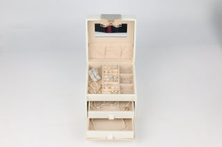 Chérie Belle Jewelry Case