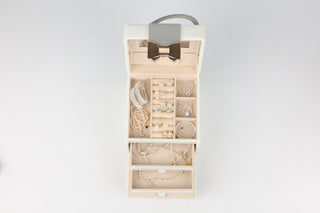 Chérie Belle Jewelry Case